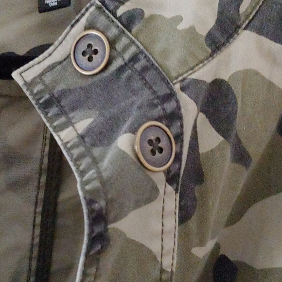 NWOT Love & Legend Camo Jacket - Picture 3 of 7